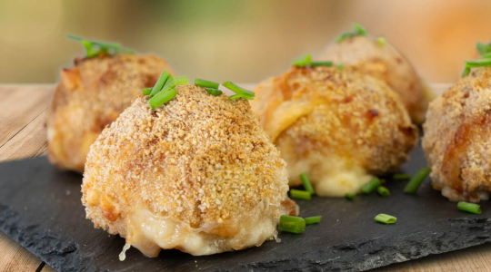 Panierte Bällchen aus Camembert und Thüringer Kochschinken aus dem Airfryer