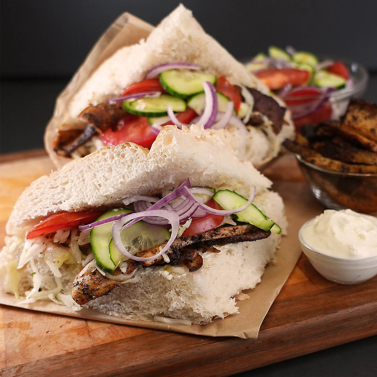 Döner mit marinierter Thüringer Rostbratwurst und Gemüse