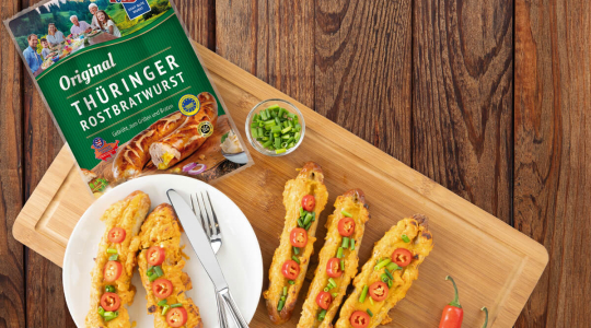 Thüringer Popper Boats – mit Frischkäse und Cheddar gefüllte Thüringer aus dem Ofen