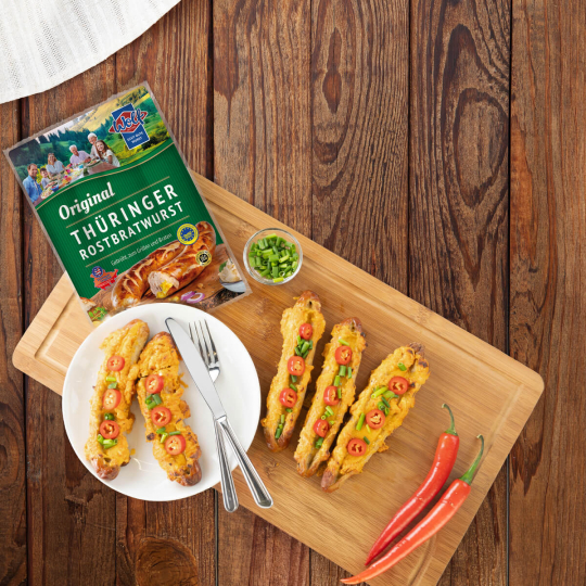 Thüringer Popper Boats – mit Frischkäse und Cheddar gefüllte Thüringer aus dem Ofen