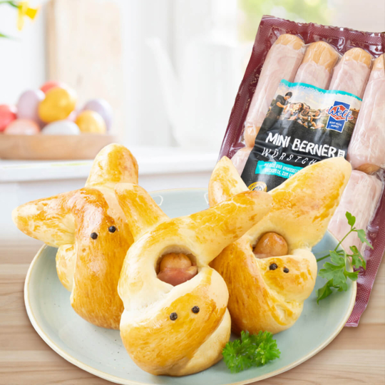 Hasen aus Hefeteig mit einer Füllung aus Mini Berner Würstchen